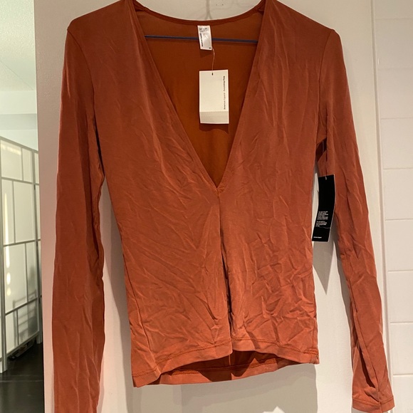 Fitted venture top - Picture 1 of 3